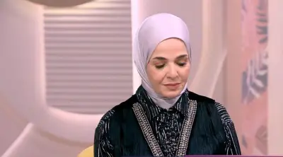 منى عبد الغني تنهار على الهواء بعد خبر رحيل هاني شاكر