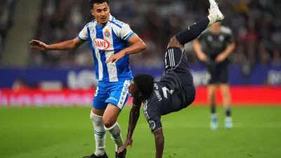 بطاقة حمراء ملغاة وتوتر متصاعد بين فينيسيوس والهلالي في مباراة إسبانيول وريال مدريد