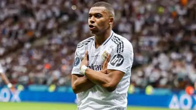 معادلة ريال مدريد المعقدة: القوة الهجومية بمبابي أم التوازن بدونه قبل الكلاسيكو؟
