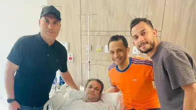 أيمن منصور يتعرض لوعكة صحية مفاجئة وينقل للمستشفى