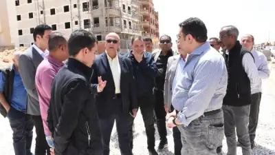 نائب وزيرة الإسكان يتفقد مشروعات المرافق بمدينة القاهرة الجديدة