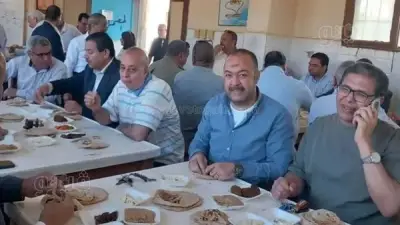 مائدة إفطار دعمًا للطالبات وتكريمًا للمعلمين ببني سويف بعد أزمة التنمر