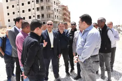 نائب وزيرة الإسكان يؤكد الالتزام بالجداول الزمنية لمشروعات المرافق بالقاهرة الجديدة