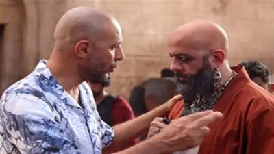 عمرو القاضي يكشف عن صورة من كواليس فيلم أسد التاريخي