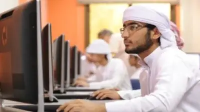 الإمارات تحول الدراسة عن بعد بسبب الهجوم الإيراني حتى الجمعة