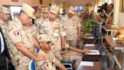 وزير الدفاع يتفقد وحدة تدريب أساسي للمجندين ويوجه بتطوير المنظومة