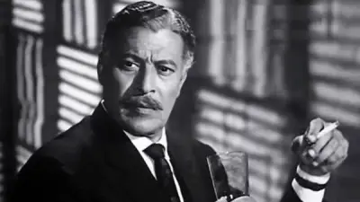 قصة صعود عماد حمدي من موظف حكومي إلى أسطورة السينما المصرية