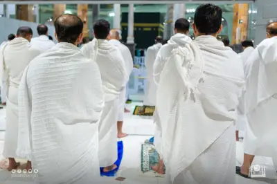 هل ارتداء المخيط للرجال أثناء الحج يفسد الإحرام؟ أمين الفتوى يجيب