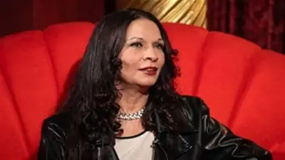 فيفي عبده ولوسي في مقدمة معزي الفنانة سهير زكي بمسجد الشيخ زايد