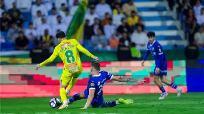 بهدفي كينج وسافيتش.. تعادل مثير في الشوط الأول بين الهلال والخليج بالدوري السعودي