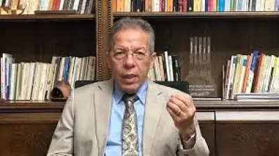 نقيب الأطباء: حرية الظهور الإعلامي مكفولة بضوابط مهنية