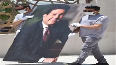 زهور وصور وأشعار في وداع هاني شاكر.. جمهور أمير الغناء يودعه بالدموع