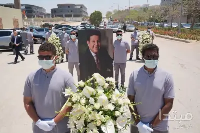 شاهد لحظة تشييع جثمان الفنان هاني شاكر