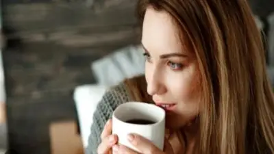 أضرار خطيرة للقهوة على الريق: تأثيرات غير متوقعة على المعدة والجهاز الهضمي