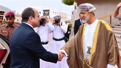 السيسي في عمان والسلطان هيثم يستقبله بالمطار