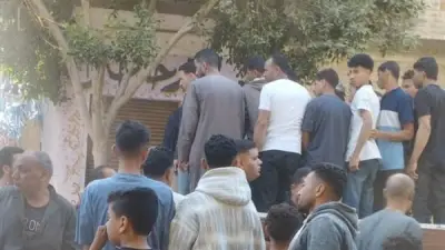 تشييع جنازة والد لاعب الزمالك محمد شحاتة في المنيا بحضور كبير