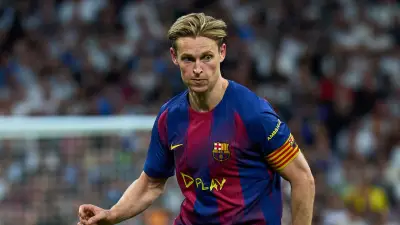 نجم برشلونة يشعل تحديا بين مانشستر يونايتد وأحد أساطيرهم