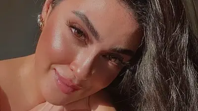 ميرنا نور الدين تتألق بإطلالة كاجوال وتخطف الأنظار في أحدث ظهور