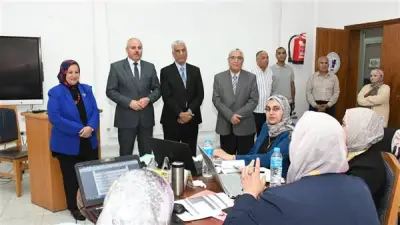 رئيس جامعة القناة يتفقد ختام دورة تصميم البرامج التعليمية لتعزيز الجودة