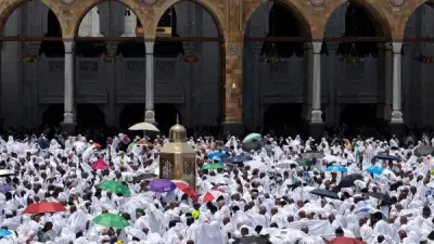 المسجد الحرام يمتلئ بالحجاج في صلاة الجمعة بروحانيات إيمانية