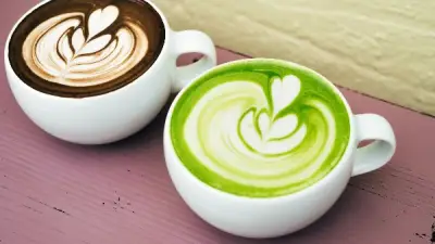 الهوجيتشا الياباني يزحف إلى مقاهي العالم بديلاً عن الماتشا