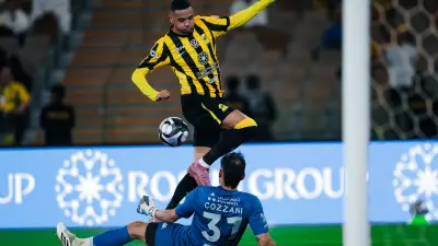 صراع الأشقاء المغاربة.. هل يتسبب النصيري في رحيل حمد الله عن الشباب؟