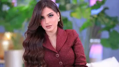 ياسمين عز تتألق بإطلالة أنيقة وجذابة في أحدث ظهور لها