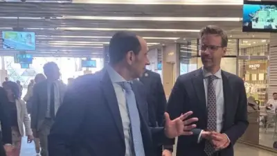 وزير التجارة الهولندي يزور المتحف المصري الكبير ويطلع على الإضاءة الذكية
