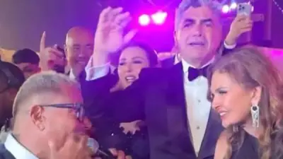 عمرو دياب يعلق على إحراجه لـ يسرا: ما بحبش حد يقولي كده
