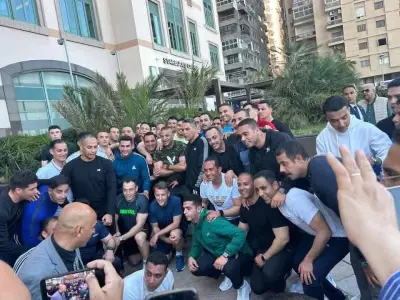 ماكرون يلتقط صورًا تذكارية مع شباب الإسكندرية في سان ستيفانو