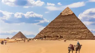 الأمن يكشف حقيقة فيديو تسلق هرم وتركيب أجهزة استقبال مفبرك