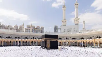 الإفتاء: الطواف بالأدوار العليا جائز وله نفس أجر الطواف بالصحن