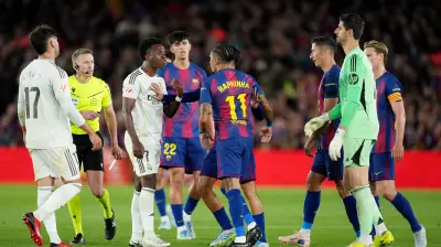 برشلونة يتوج بلقب الدوري الإسباني بعد فوزه على ريال مدريد في الكلاسيكو
