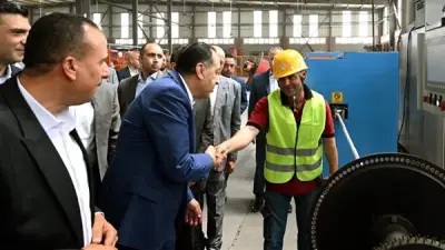 مدبولي يتفقد إنتاج كابلات الألومنيوم والنحاس في الوادي للكابلات