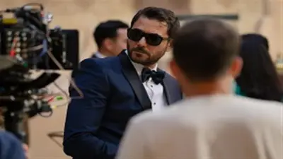 أحمد عز يكشف تفاصيل شخصيته في فيلم سفن دوجز ويؤكد: تشبهني