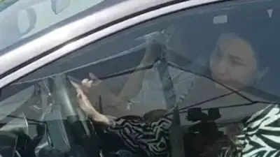 نجوم مسلسل لن أعيش في جلباب أبي يودعون عبد الرحمن أبو زهرة في جنازته