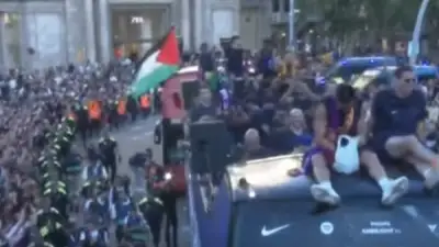 فليك يعلق على رفع يامال علم فلسطين: لا أفضل هذه التصرفات