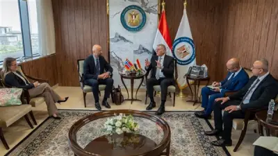 وزير البترول يبحث مع سفير النرويج التعاون في الطاقة الخضراء والغاز