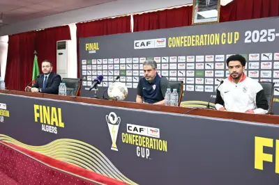 معتمد جمال يعقد جلسة مع لاعبي الزمالك استعدادًا لنهائي الكونفدرالية