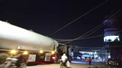 اصطدام سيارة بعمود إنارة في بركة السبع بالمنوفية وقطع الكهرباء