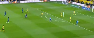 خطأ حارس الهلال يؤجل تتويج النصر بالدوري السعودي في مباراة مثيرة