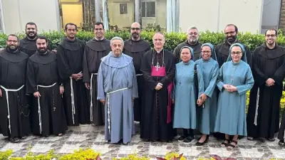 السفير البابوي بمصر يزور المعهد الإكليريكي الفرنسيسكاني بالجيزة