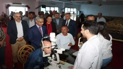 محافظ بني سويف يتفقد قافلة عيونك تهمنا لعلاج أمراض العيون مجاناً