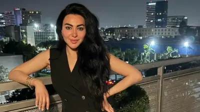 ميريهان حسين تثير الجدل بفستان دانتيل شفاف في أحدث ظهور