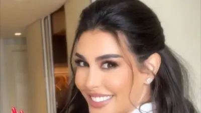 ياسمين صبري تخطف الأنظار بإطلالة أنثوية في مهرجان كان السينمائي