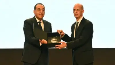 رئيس الوزراء يكرم رئيس جامعة بني سويف لتميز طلاب الحاسبات في منح سيسكو