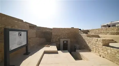 وزير السياحة يفتتح مقبرتي أمنحتب وساموت بالأقصر بعد الترميم