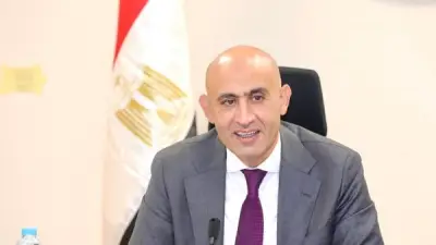 تسليم أجهزة تابلت لطلاب التعليم الفني العام المقبل