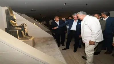 وزير السياحة يفتتح قاعة الخبيئة بمتحف الأقصر بعد تطويرها