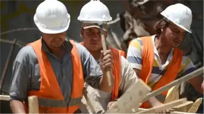 ضوابط قانون العمل الجديد تحمي المصريين من العمالة الأجنبية